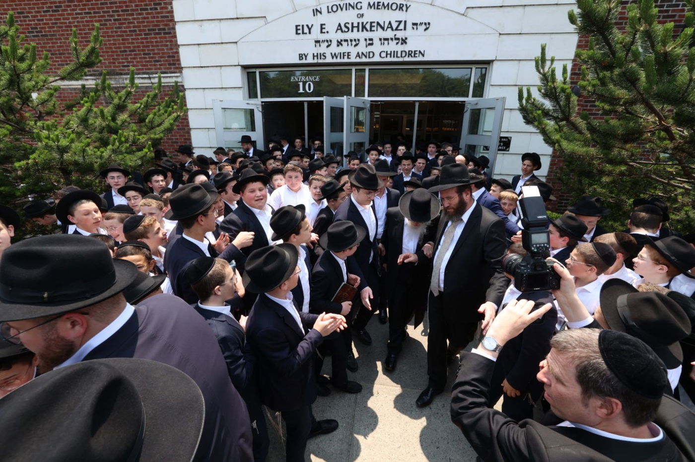 הגאון רבי עזריאל אויערבאך במסע לארה"ב