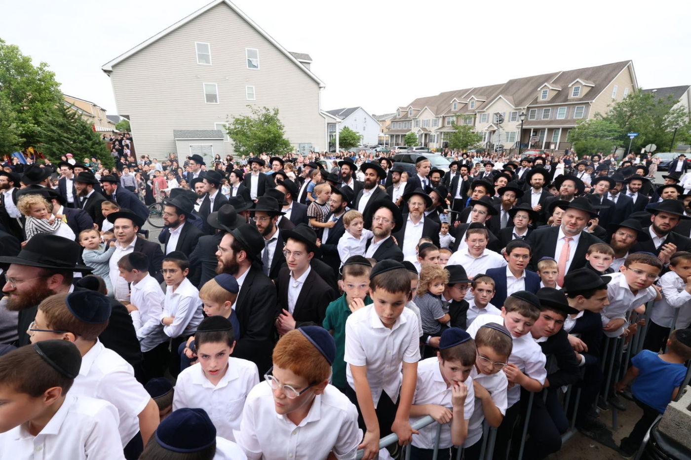 הגאון רבי עזריאל אויערבאך במסע לארה"ב