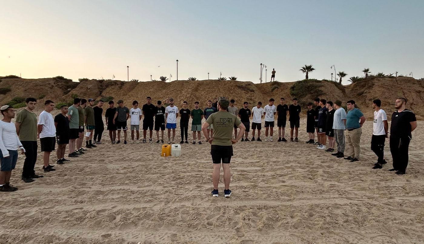 40 צעירים חרדים עברו 24 שעות של גיבוש אינטנסיבי למכינת 'ניצוץ באמונה' - המכינה הקדם-צבאית החרדית שמכשירה את דור העתיד של הלוחמים החרדים