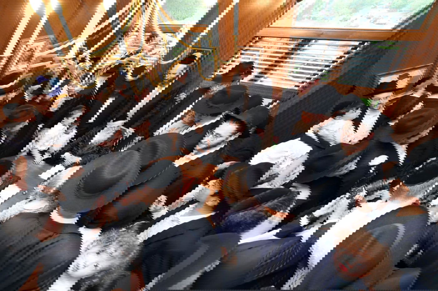 הגאון רבי עזריאל אויערבאך במסע לארה"ב