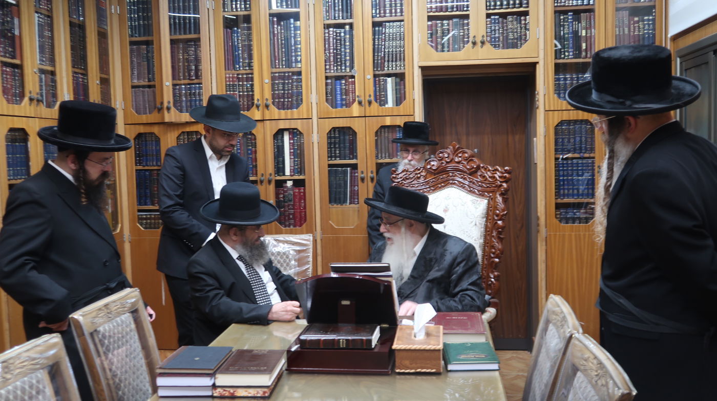 הגאון רבי מסעוד בן שמעון בביקור אצל האדמו"ר מצאנז