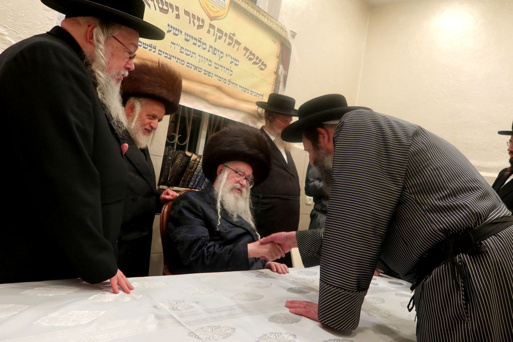 המעמד במעונו של האדמו"ר ממשכנות הרועים