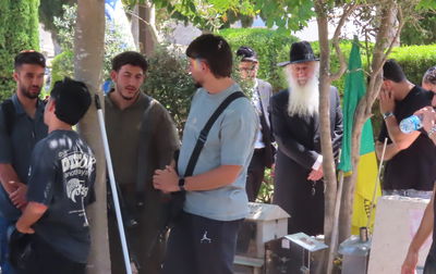 האדמו"ר רבי דוד חנניה פינטו, בחלקה הצבאית בבית העלמין באשדוד