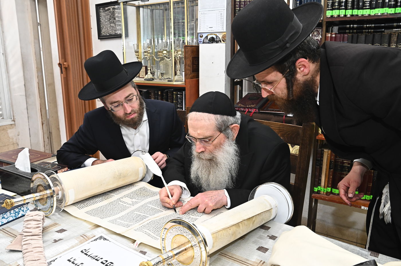 הגאון רבי שרגא שטיינמן בכתיבת אות