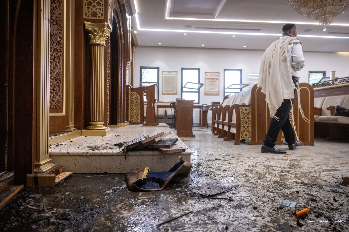 בית מדרשו של הראש"ל לאחר שהוצת