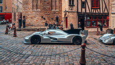 מיוחדת במינה. פורשה 963