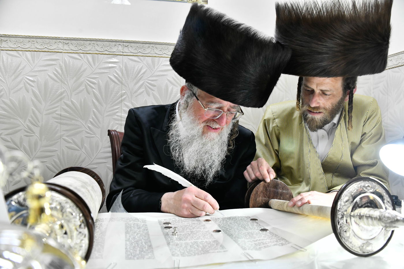 הכנסת ספר תורה לביהמ"ד ספינקא בירושלים