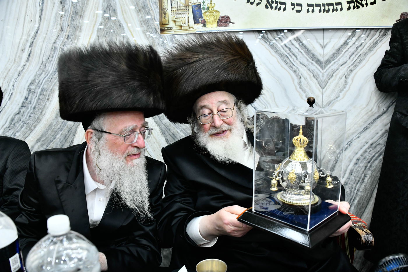 הכנסת ספר תורה לביהמ"ד ספינקא בירושלים