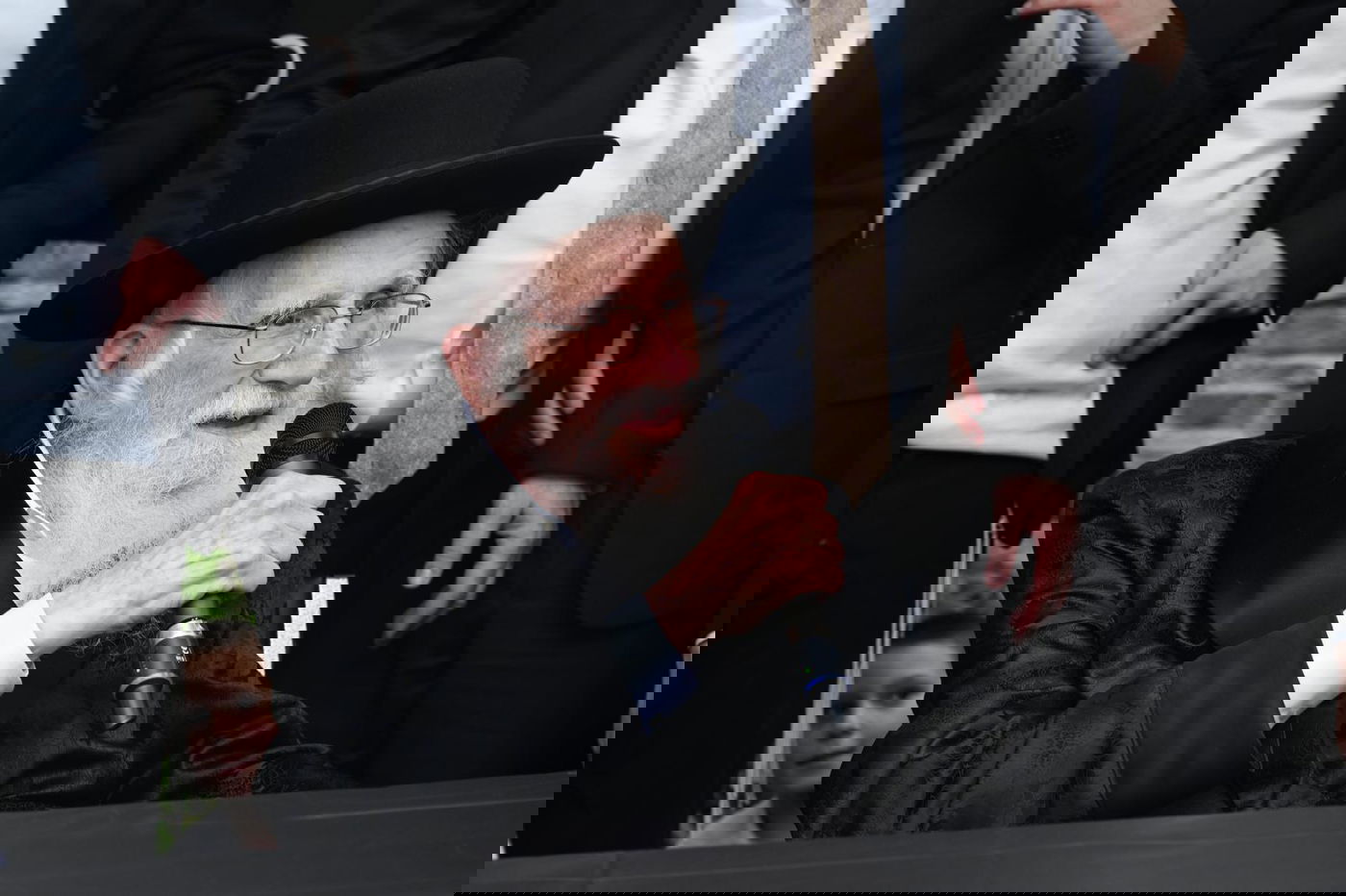 הקהילה בליקווד עם הגר"ע אוירבך