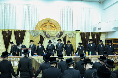 חלוקת פרסים בישיבת ויז'ניץ אשדוד