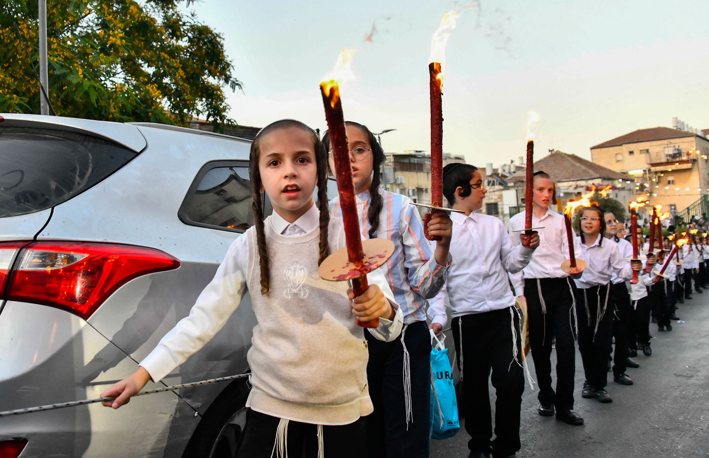 הכנסת ספר תורה לביהמ"ד ספינקא בירושלים