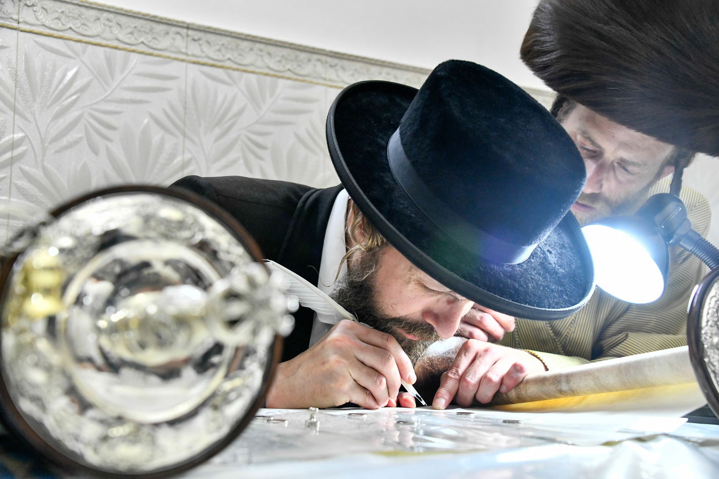 הכנסת ספר תורה לביהמ"ד ספינקא בירושלים