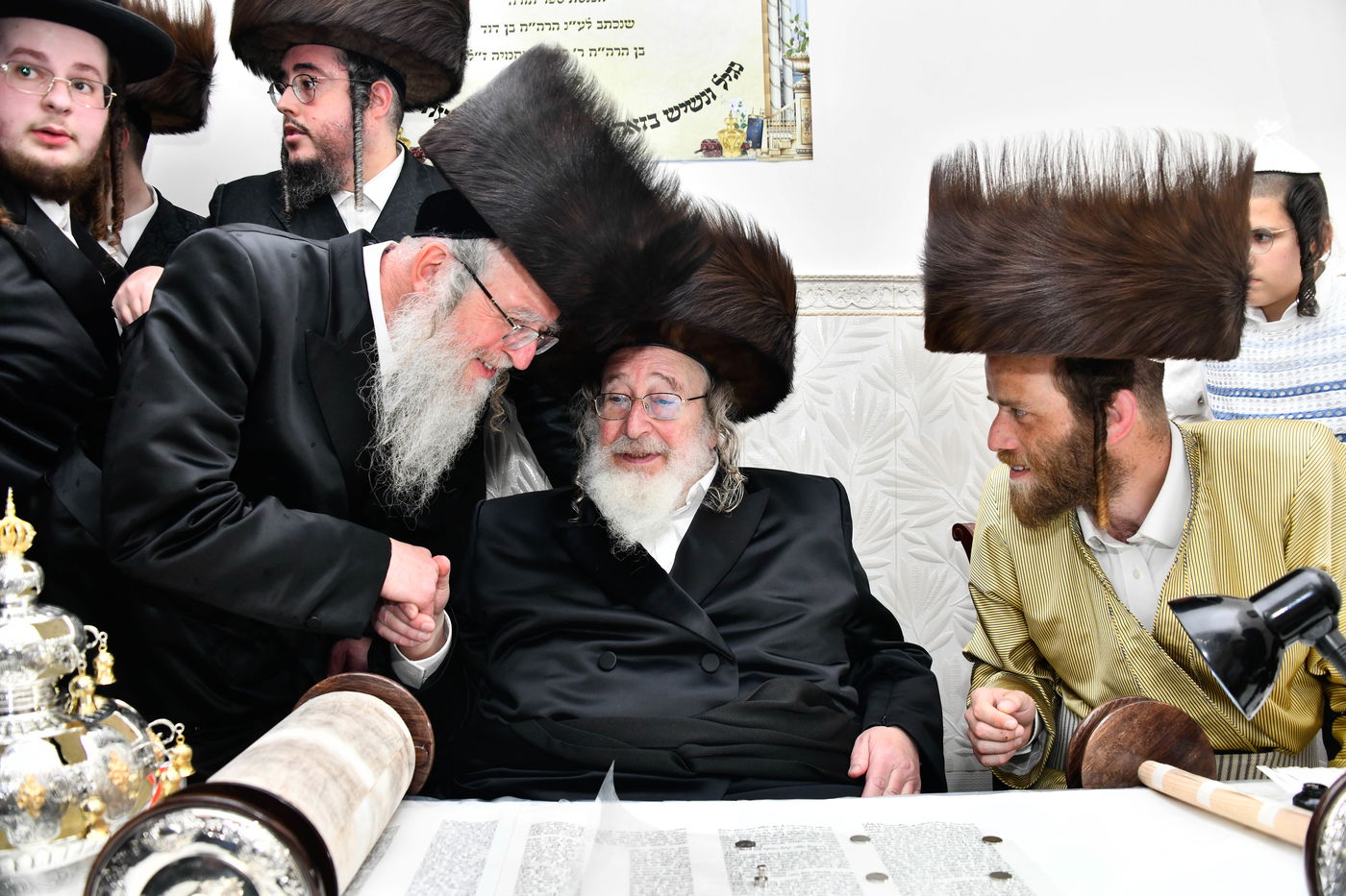 הכנסת ספר תורה לביהמ"ד ספינקא בירושלים