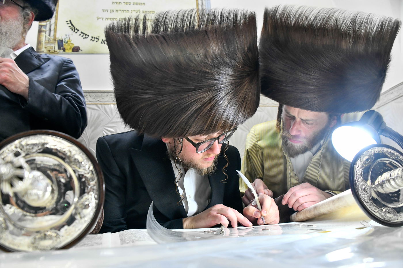 הכנסת ספר תורה לביהמ"ד ספינקא בירושלים