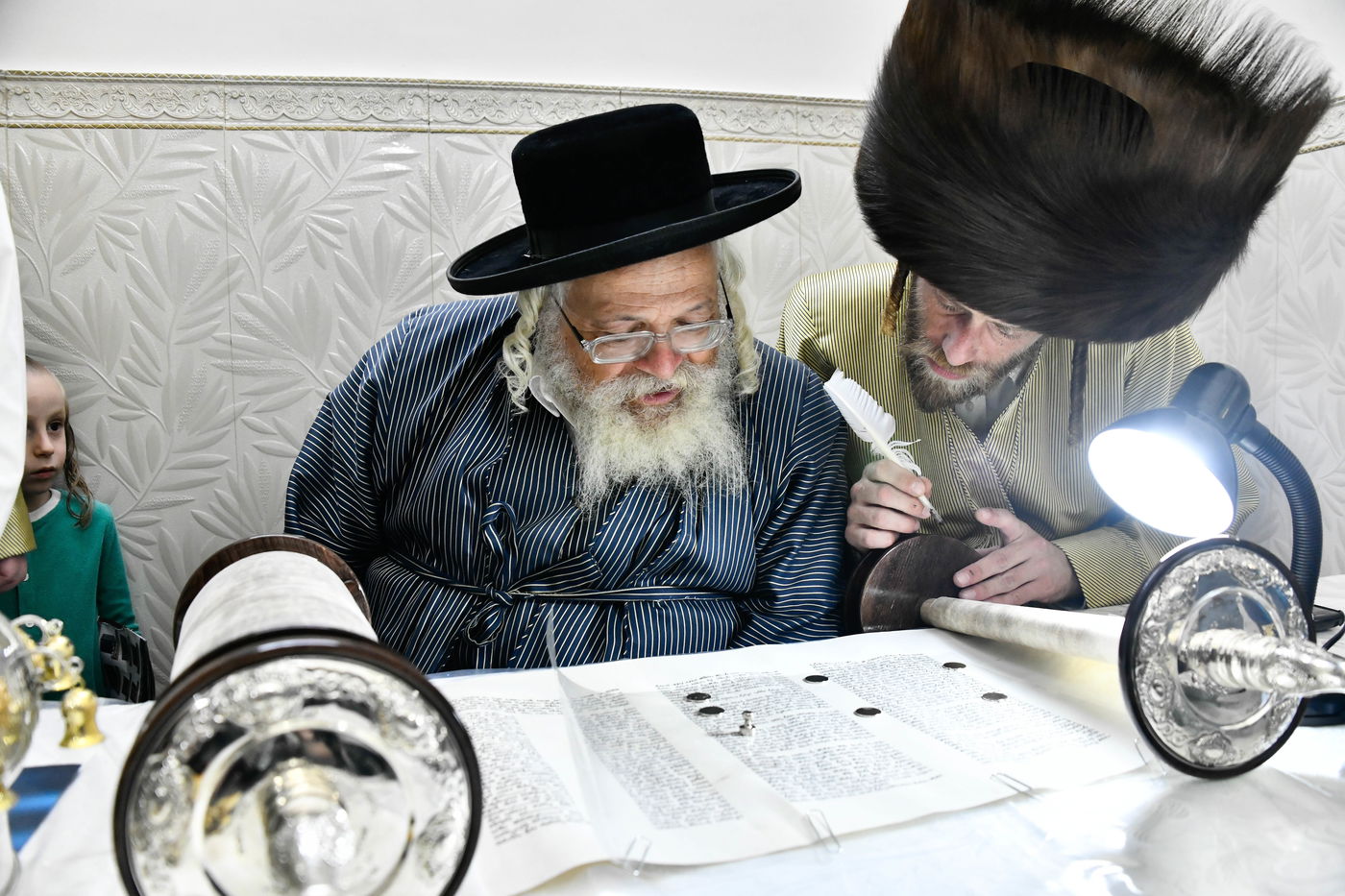 הכנסת ספר תורה לביהמ"ד ספינקא בירושלים