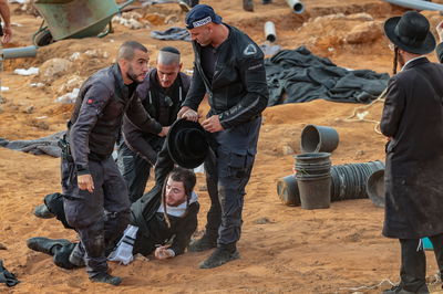 המחאות בפרוייקט ביהוד