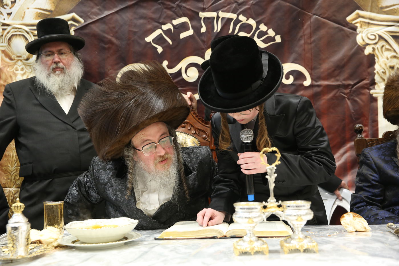 שמחת בר המצווה לנכד האדמו"ר מביאלה ב"ב