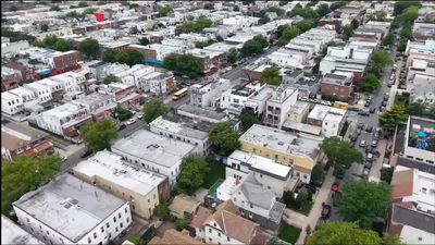 הרחוב עצר מלכת: תיעוד מרהיב מנסיעתו של האדמו"ר מגור ברחובות בורו פארק