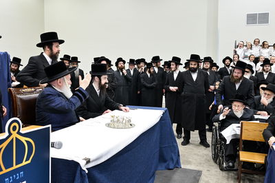 האדמו"ר מבאבוב עם הרה"ח ר' משה מאיר איינהורן