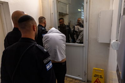 החשוד בבית המשפט, היום