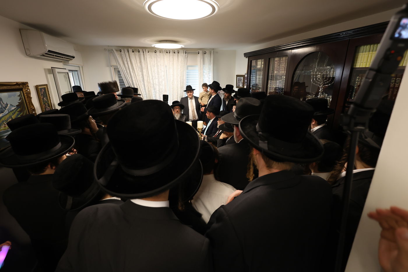 הכנסת ס"ת לביהמ"ד ביאלה ב"ב בביתר