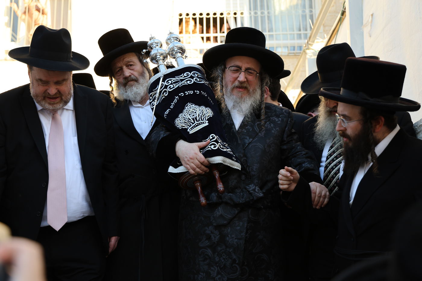 הכנסת ס"ת לביהמ"ד ביאלה ב"ב בביתר