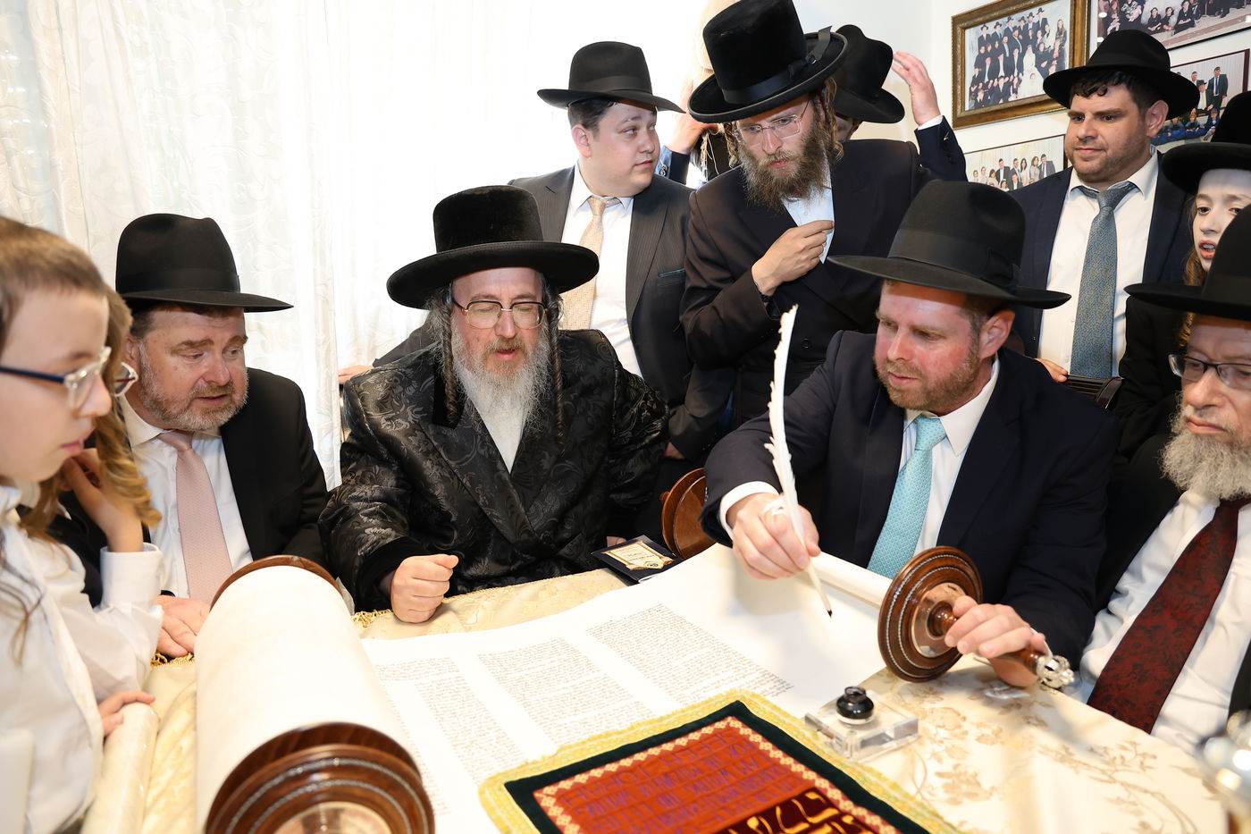 הכנסת ס"ת לביהמ"ד ביאלה ב"ב בביתר