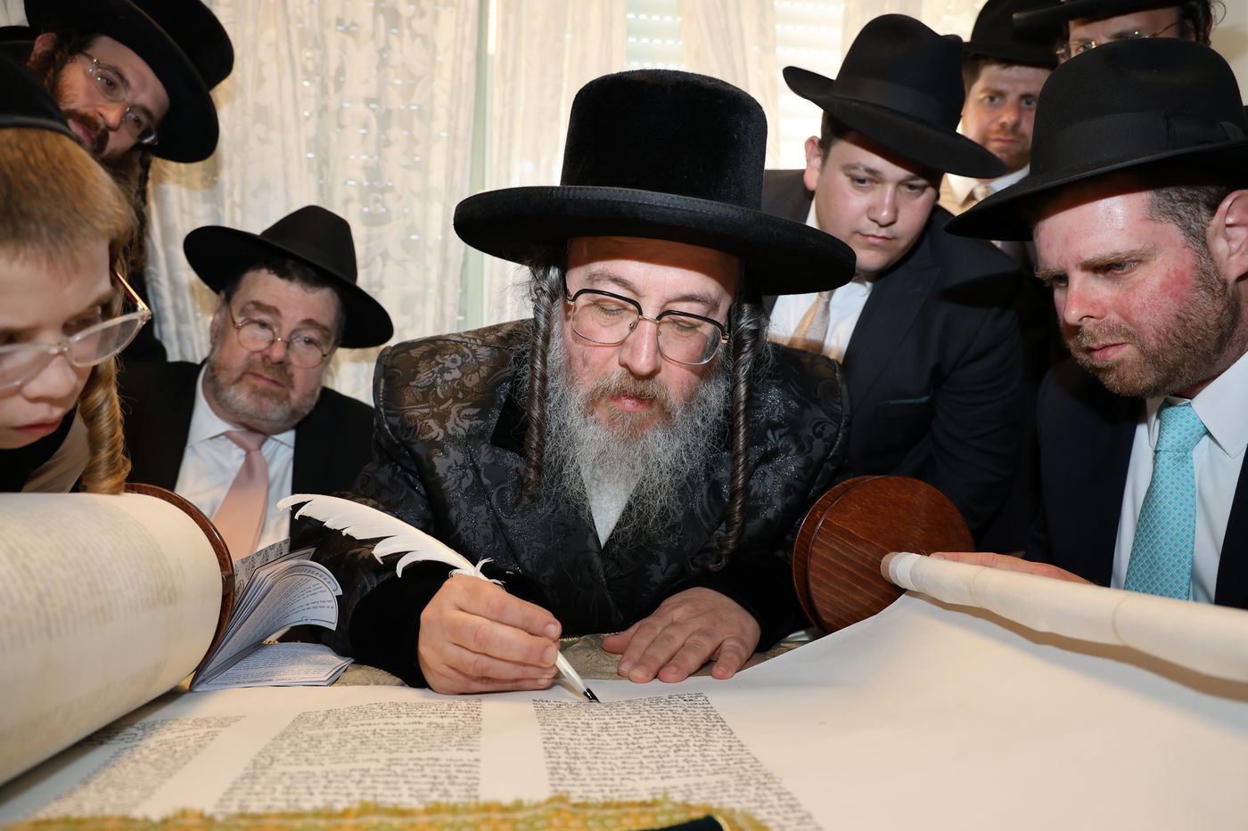 הכנסת ס"ת לביהמ"ד ביאלה ב"ב בביתר