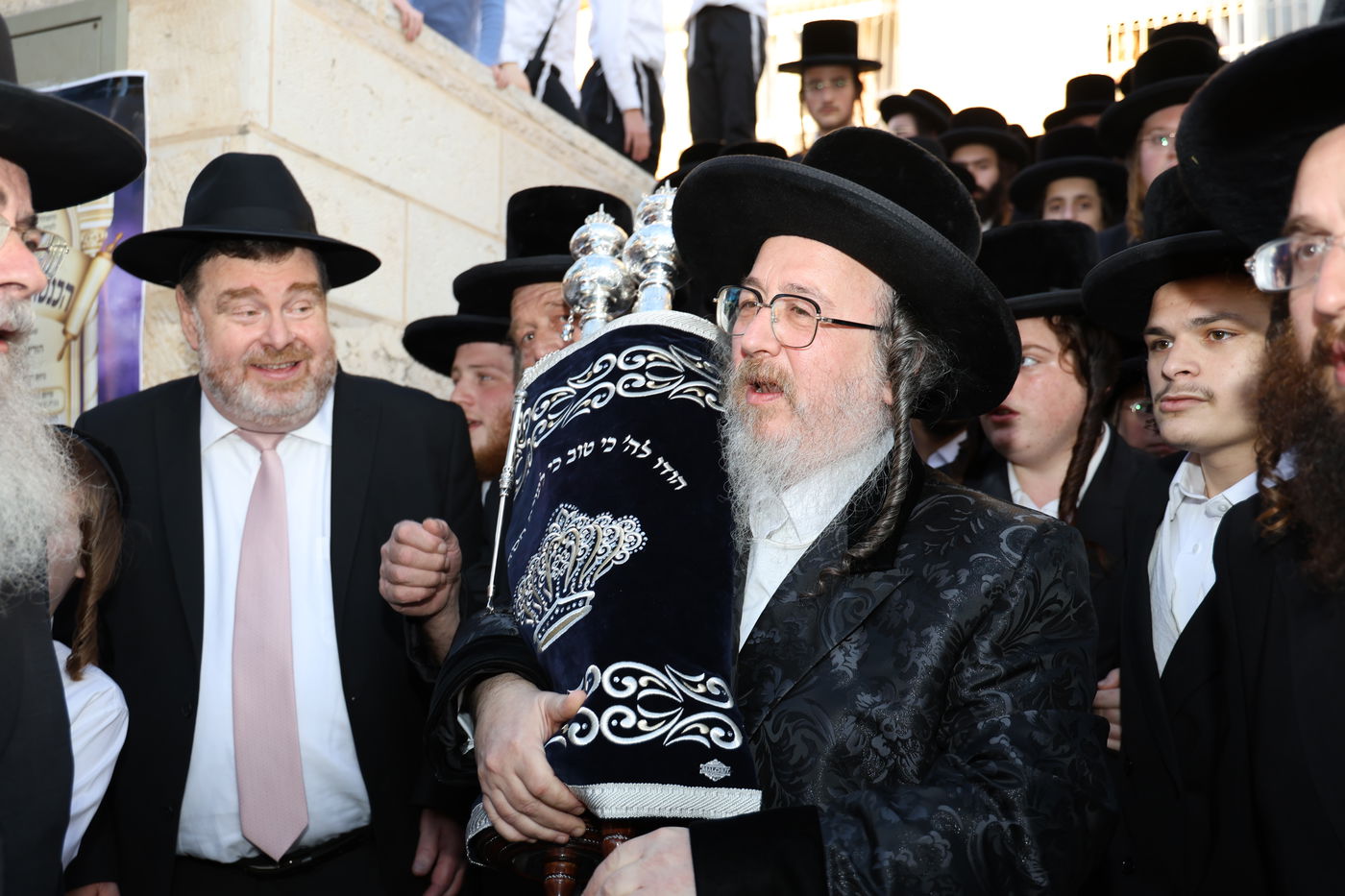 הכנסת ס"ת לביהמ"ד ביאלה ב"ב בביתר