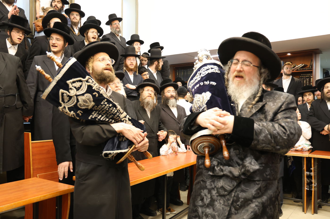 הכנסת ס"ת לביהמ"ד ביאלה ב"ב בביתר