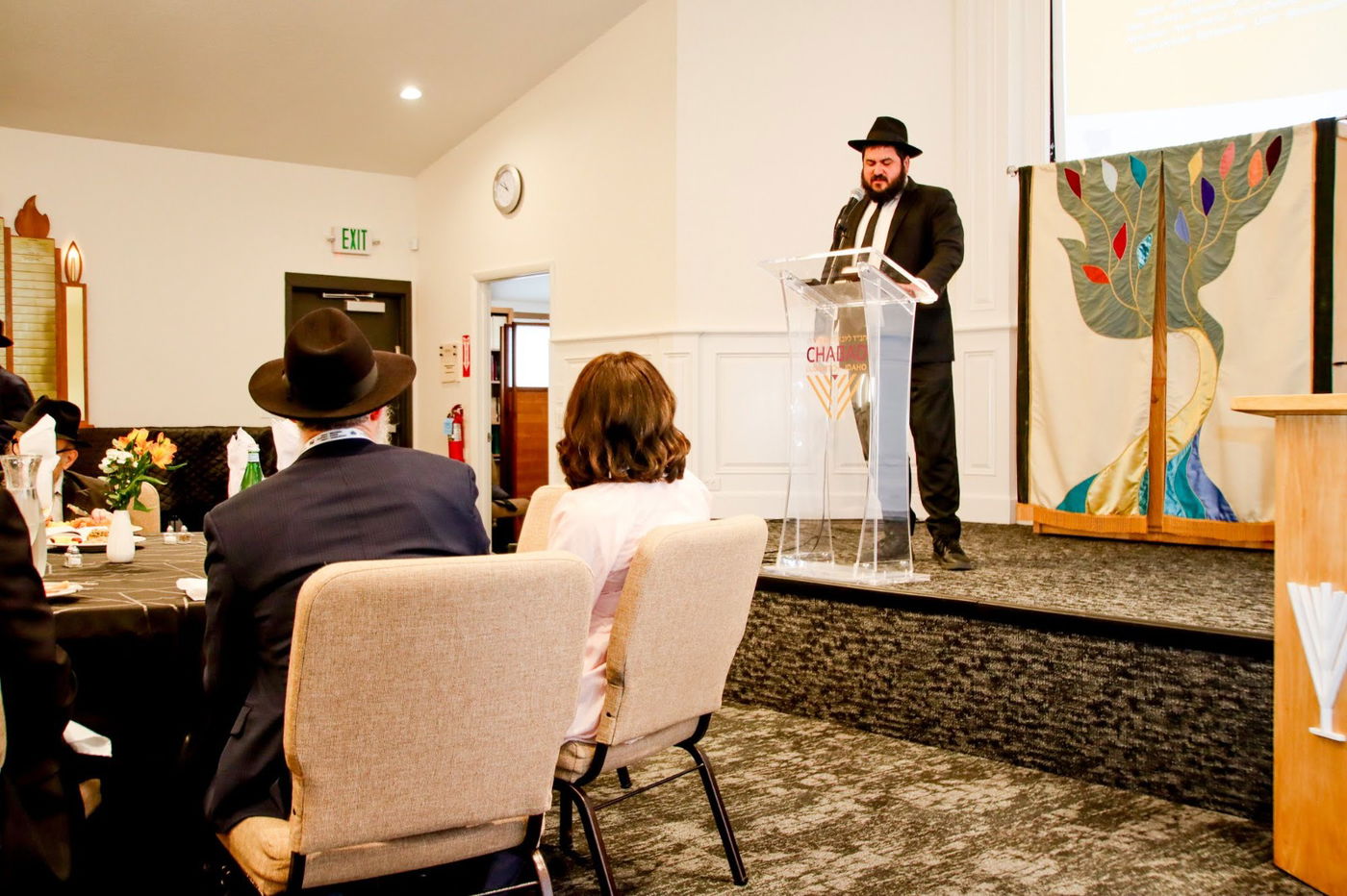 שופט העליון הניח תפילין: הכנס הנדיר של חב"ד באיידהו