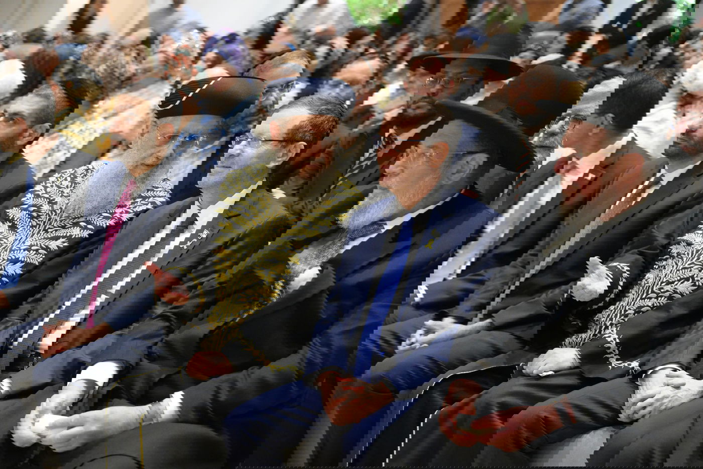 הרבנים הראשיים לצד הנשיא בטקס, היום