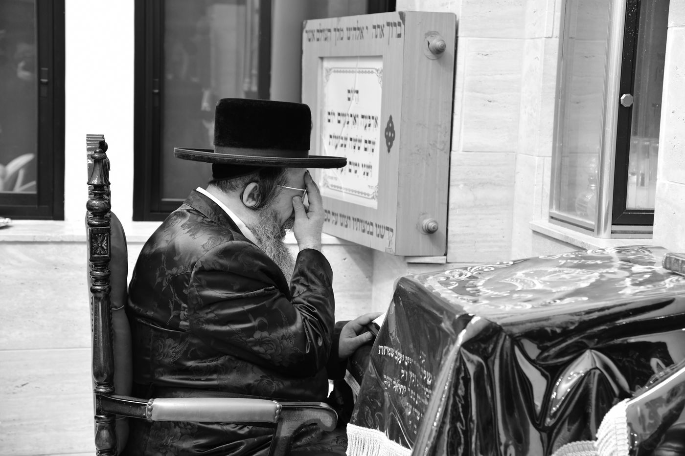 האדמו"ר משבט הלוי עם נדיבים בטבריה