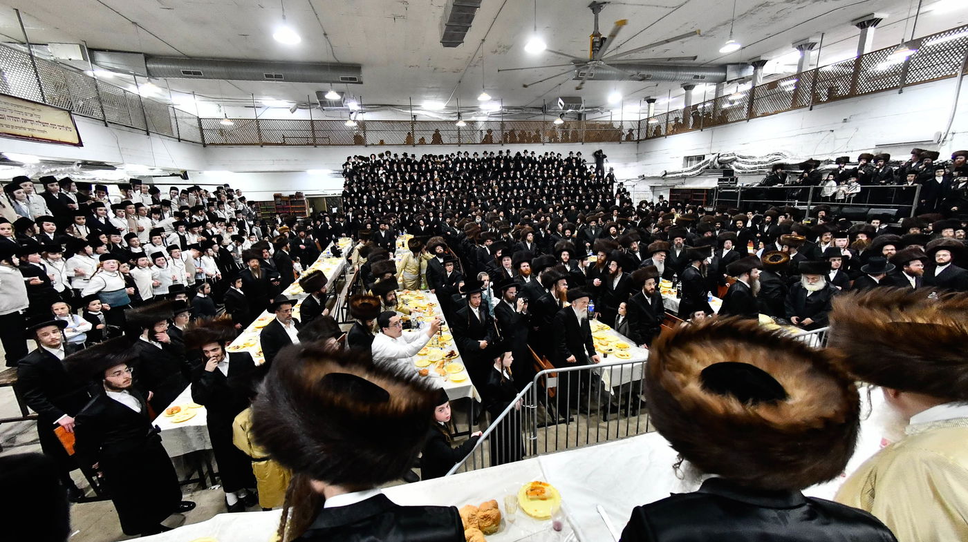 שמחת בית מכנובקא בעלזא - נחלת אהרן - בערגזאס