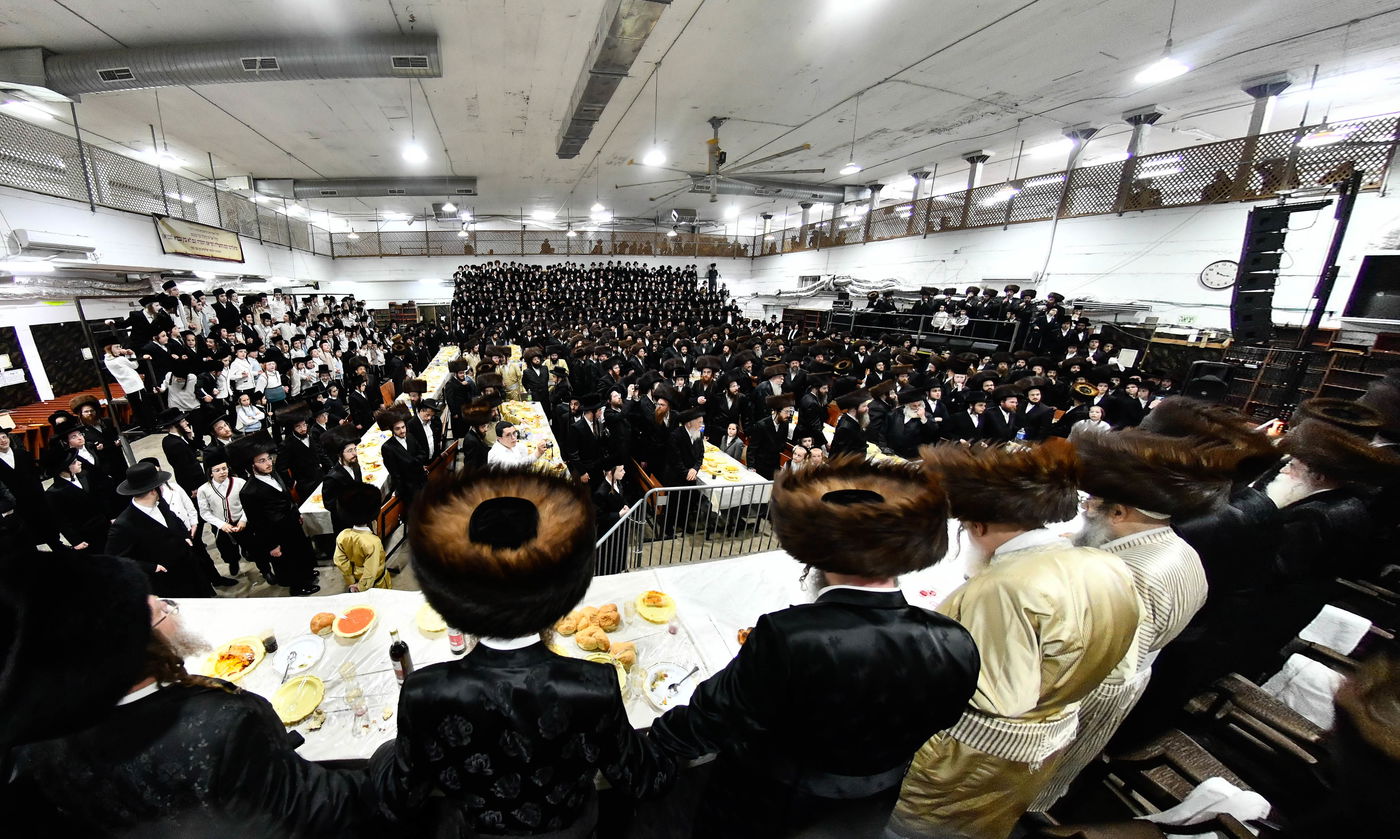 שמחת בית מכנובקא בעלזא - נחלת אהרן - בערגזאס