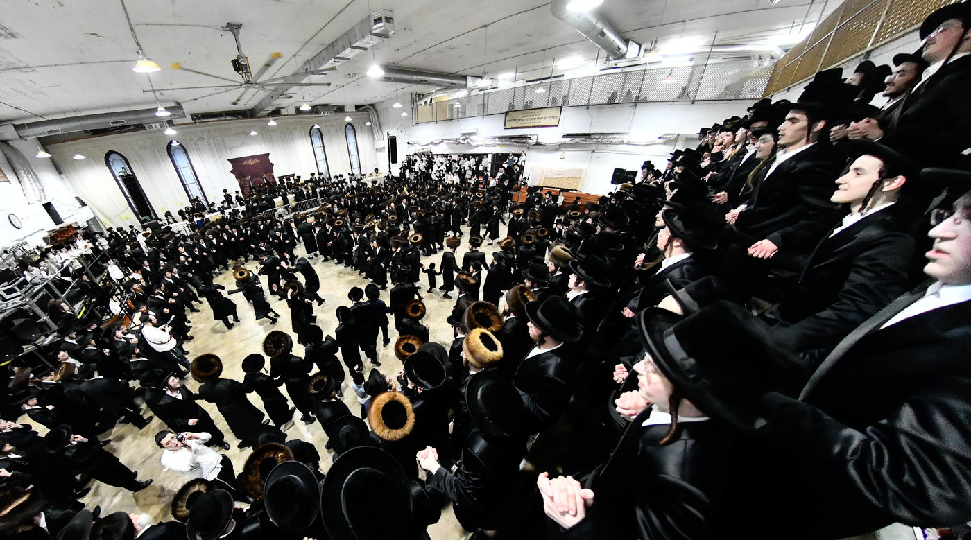 שמחת בית מכנובקא בעלזא - נחלת אהרן - בערגזאס