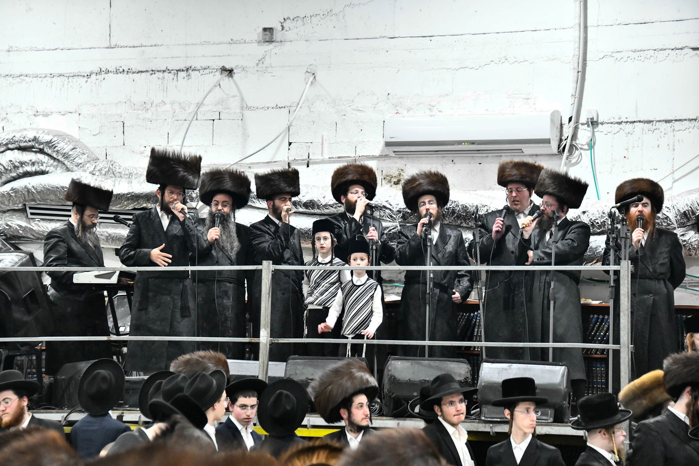 שמחת בית מכנובקא בעלזא - נחלת אהרן - בערגזאס