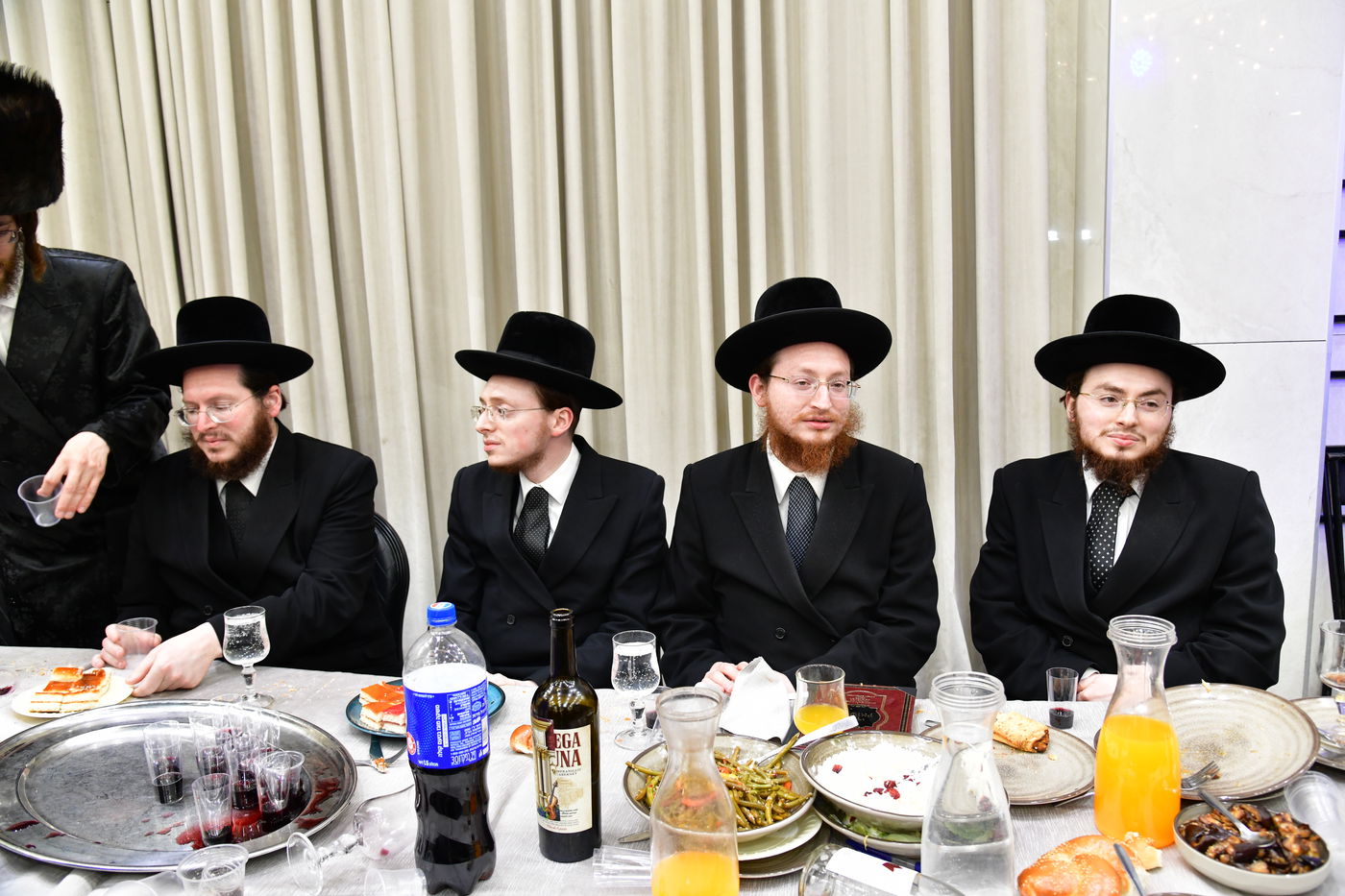 בני האדמו"ר מקרלין סטולין בשמחה