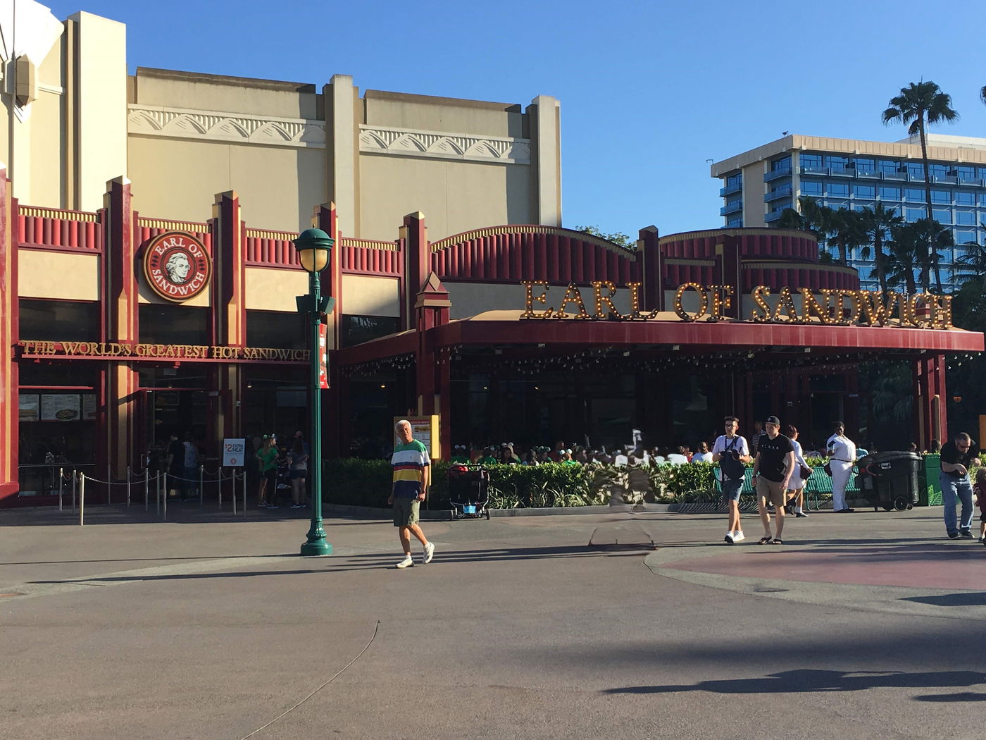 ארל אוף סנדוויץ' בדיסני דאונטאון באנהיים, קליפורניה