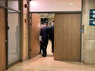 שעות ספורות להצבעה הדרמטית: מבוי סתום בדיונים, הגר"ד לנדו הכריע - תומכים בפיזור הכנסת