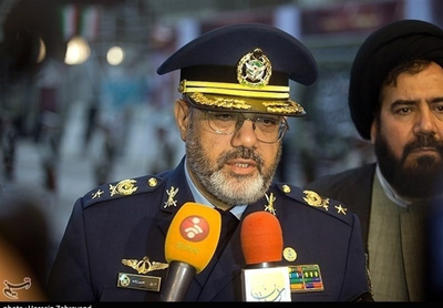 שר ההגנה של איראן Aziz Nasirzadeh