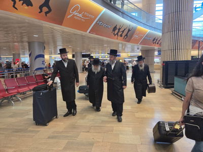 גאב"ד מאקאווא בשדה התעופה 