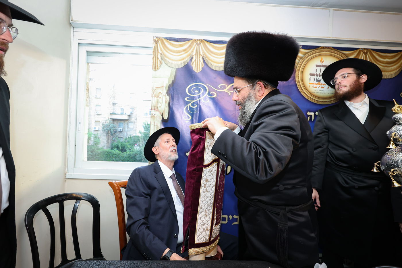 הכנסת ס"ת לקהילת 'בית שלמה' בירושלים