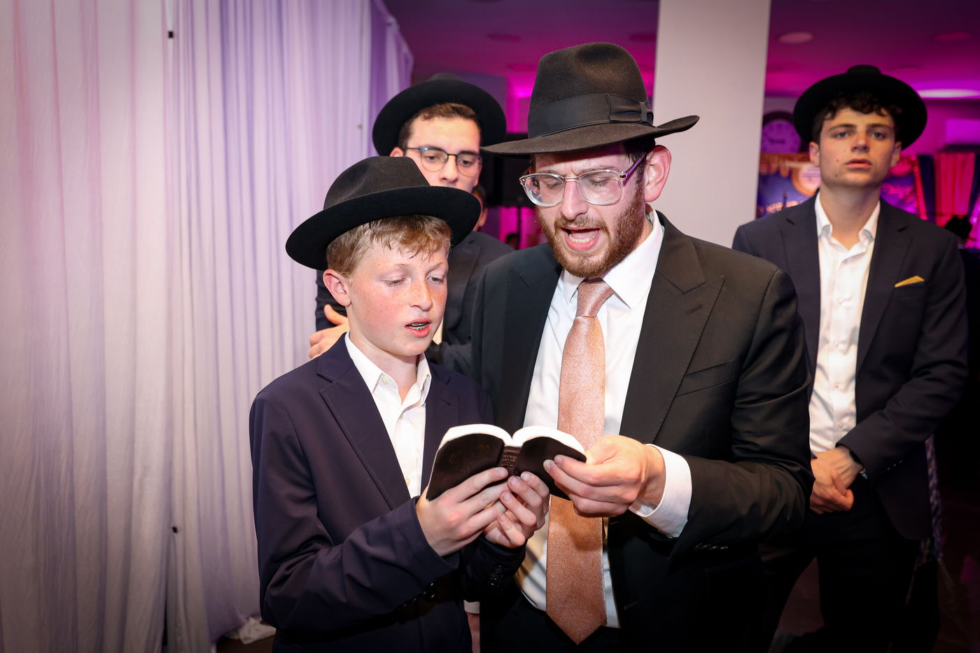 הכנסת ס"ת לקהילת 'בית שלמה' בירושלים