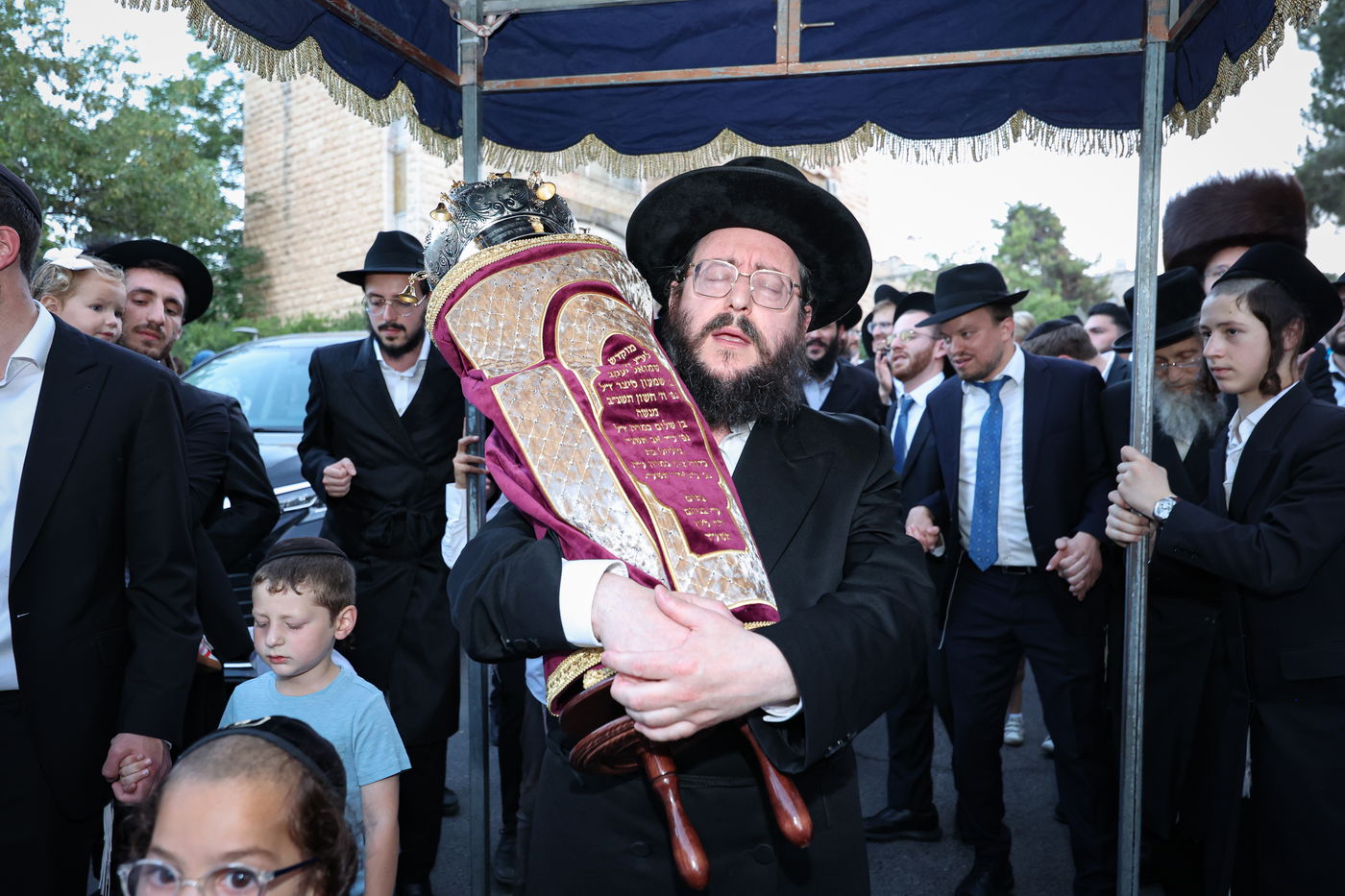 הכנסת ס"ת לקהילת 'בית שלמה' בירושלים