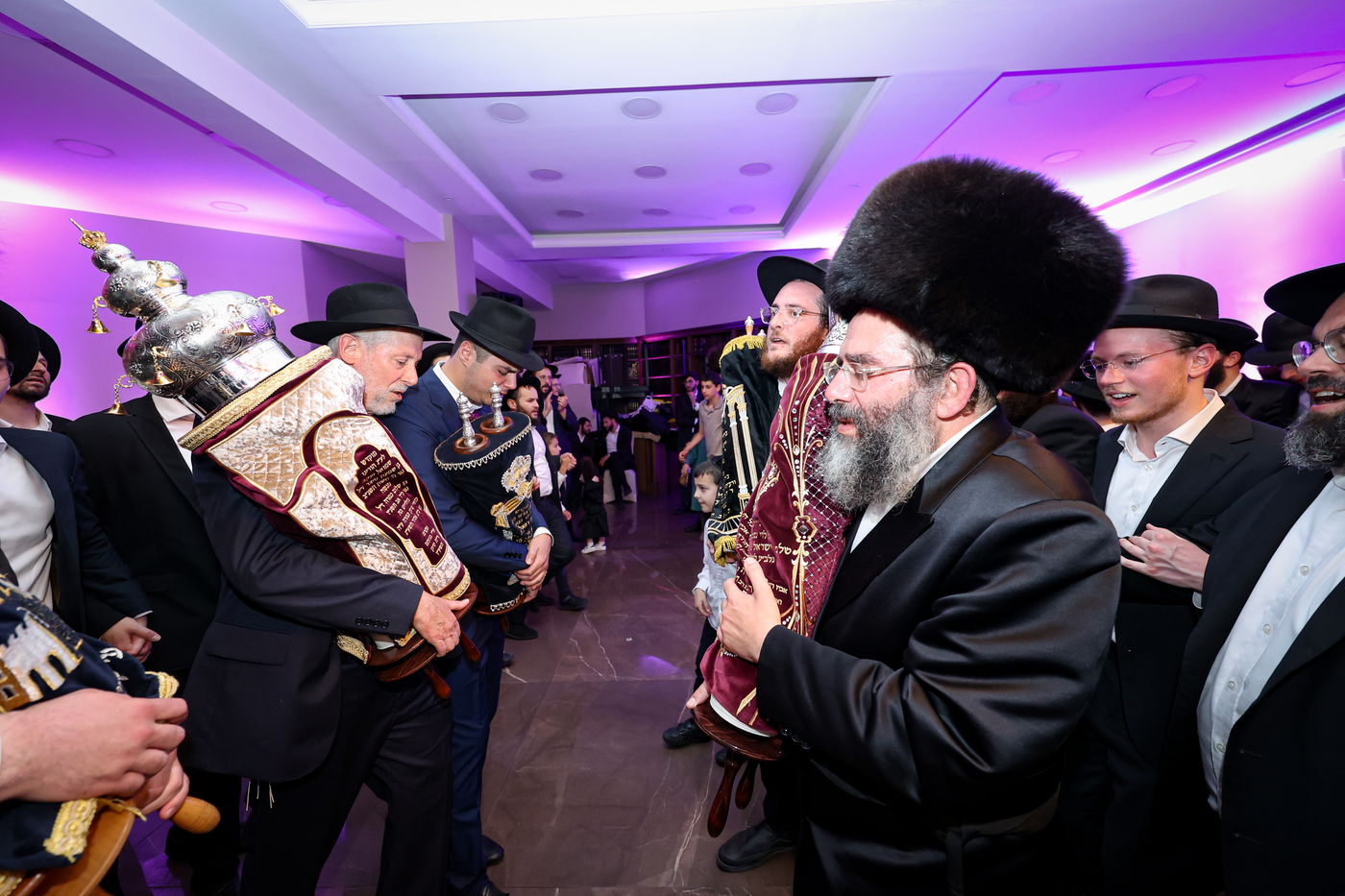 הכנסת ס"ת לקהילת 'בית שלמה' בירושלים