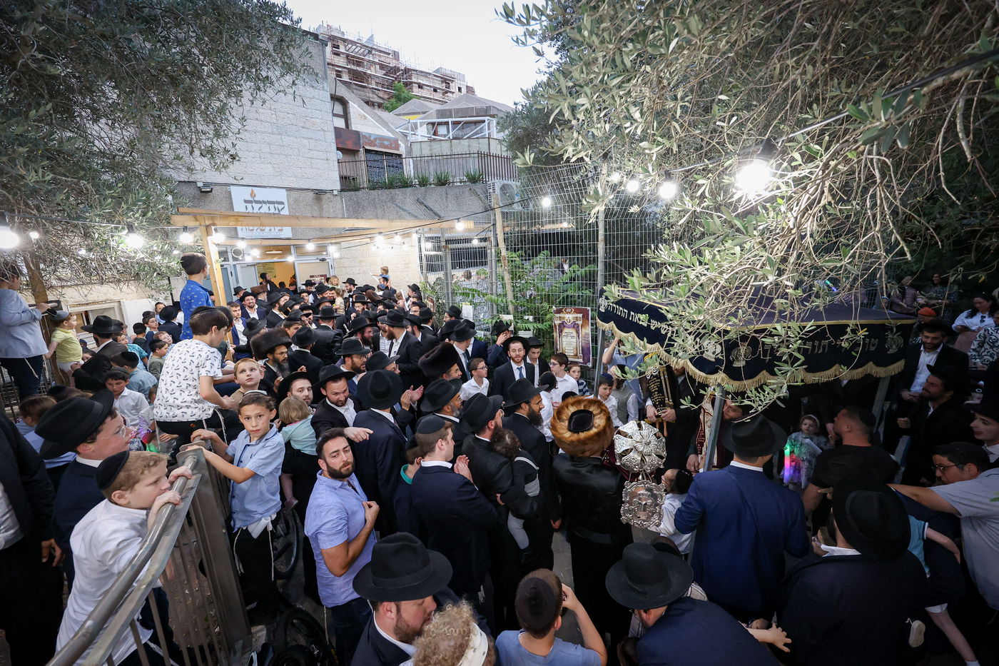 הכנסת ס"ת לקהילת 'בית שלמה' בירושלים