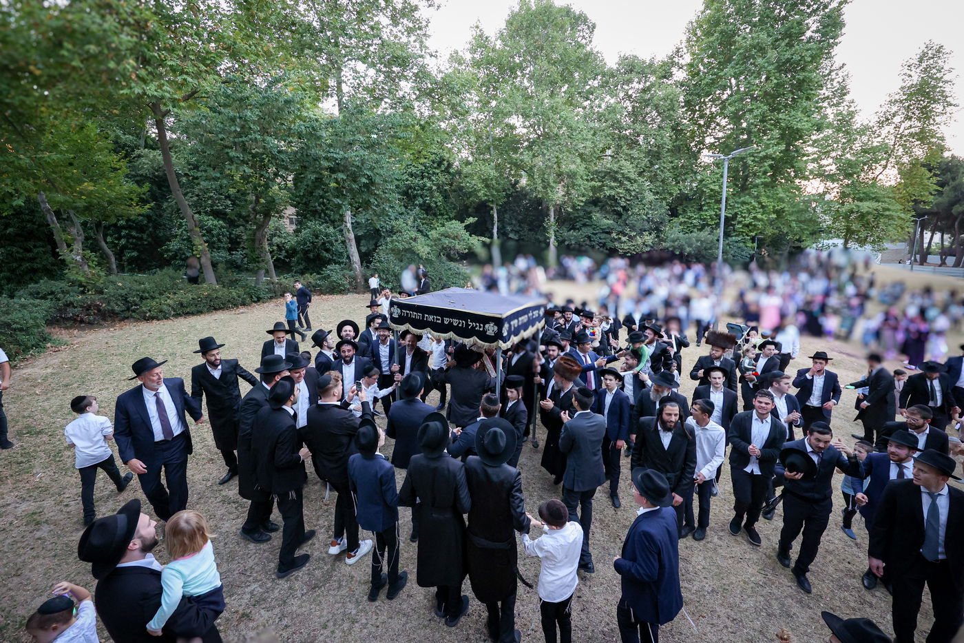 הכנסת ס"ת לקהילת 'בית שלמה' בירושלים