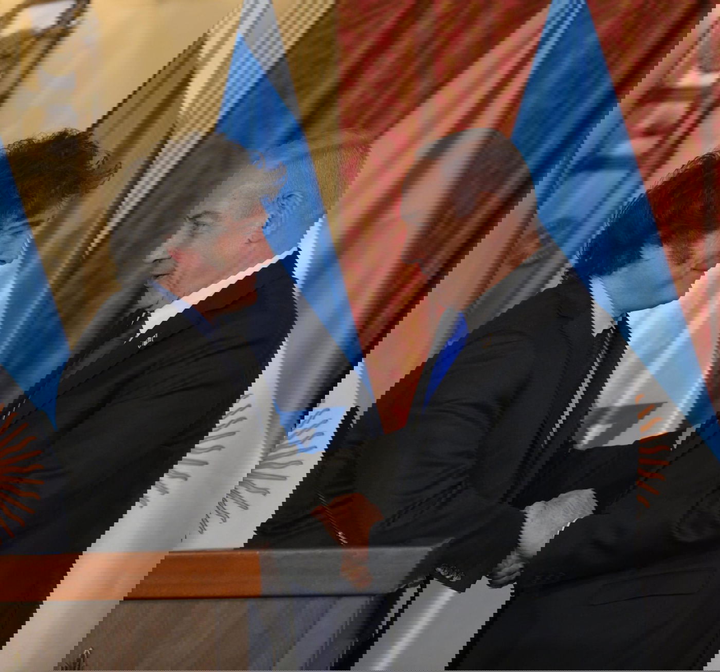 עם טלית לבנה בכותל ובקול צרוד: כך נפרד נתניהו מנשיא ארגטינה | צפו