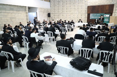 כנס הכוונה להורים אמריקאים לקראת שילוב בניהם בישיבות קטנות בישראל